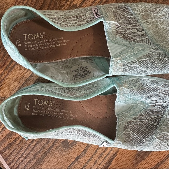 Turquoise Lace Tom’s Shoes - Picture 6 of 6